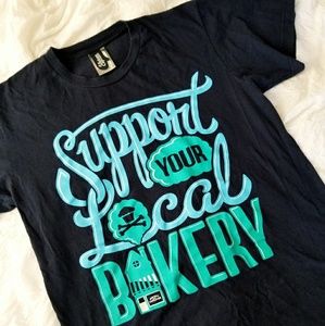 🍭 Johnny Cupcakes T-shirt 🍭